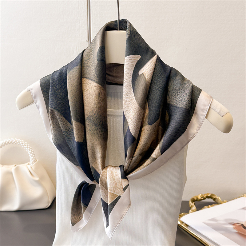 70cm Luxury Silk Square Scarf  - Luxury Bags For Summer 리뷰 및 가격