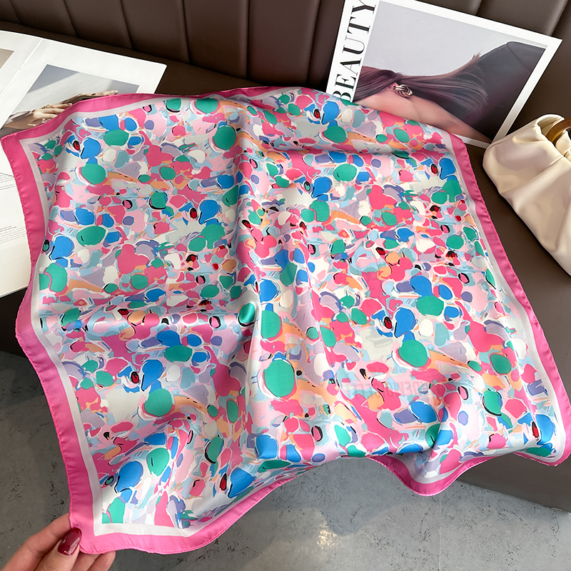 Luxury Floral Print Square Sil - Luxury Bags Online 리뷰 및 가격