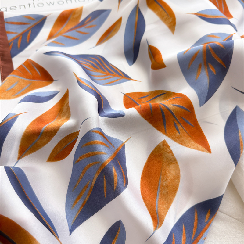 Luxury Brand Print 70cm Square - Luxury Bags Online 리뷰 및 가격